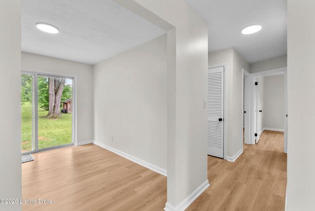 6993 Beechland Ave, Louisville, KY 40258