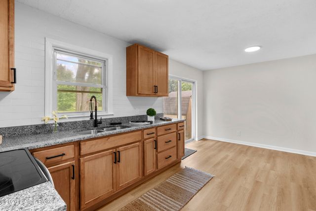 6993 Beechland Ave, Louisville, KY 40258