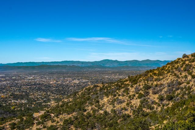 243 Double Arrow Road, Santa Fe, NM 87505