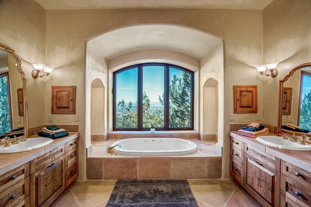 243 Double Arrow Road, Santa Fe, NM 87505