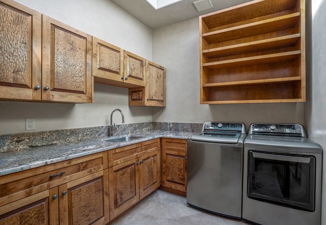 243 Double Arrow Road, Santa Fe, NM 87505