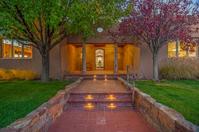 243 Double Arrow Road, Santa Fe, NM 87505