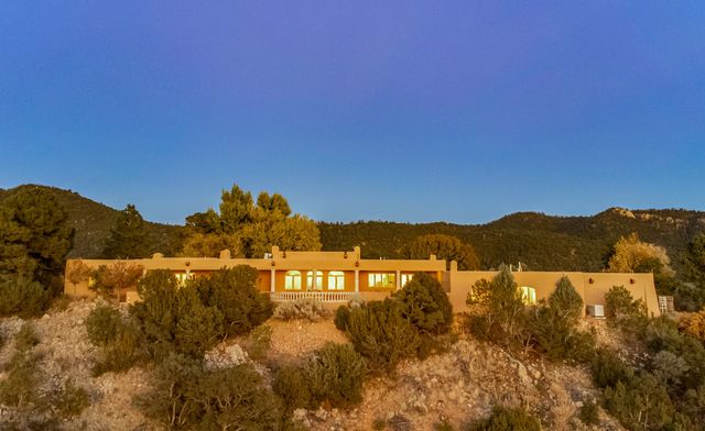 243 Double Arrow Road, Santa Fe, NM 87505