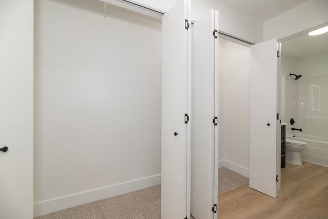 7600 N Riverview Drive, Cooper Twp, MI 49004