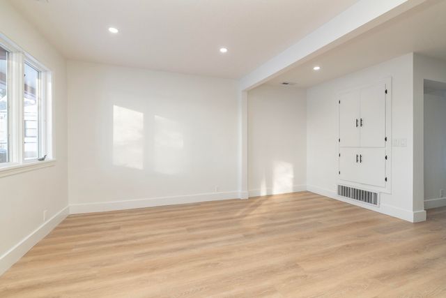 7600 N Riverview Drive, Cooper Twp, MI 49004