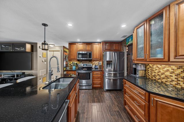 9696 NW 28th Place, Coral Springs, FL 33065