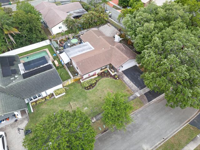 9696 NW 28th Place, Coral Springs, FL 33065