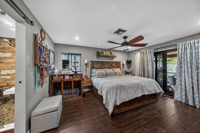 9696 NW 28th Place, Coral Springs, FL 33065