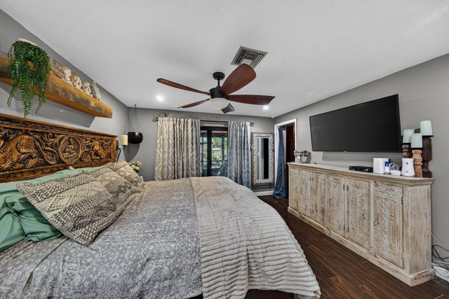 9696 NW 28th Place, Coral Springs, FL 33065