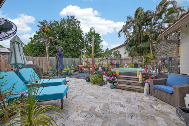 9696 NW 28th Place, Coral Springs, FL 33065