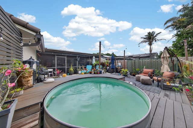 9696 NW 28th Place, Coral Springs, FL 33065