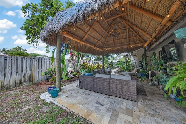 9696 NW 28th Place, Coral Springs, FL 33065