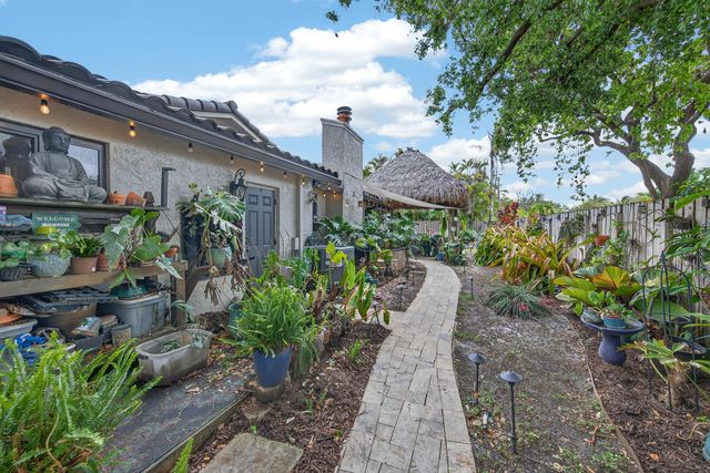 9696 NW 28th Place, Coral Springs, FL 33065