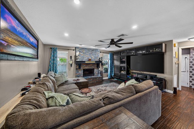 9696 NW 28th Place, Coral Springs, FL 33065