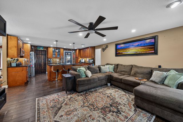 9696 NW 28th Place, Coral Springs, FL 33065