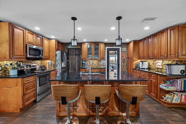 9696 NW 28th Place, Coral Springs, FL 33065