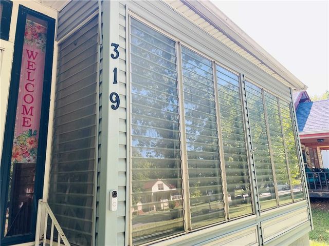 319 Arch Street, Leavenworth, KS 66048