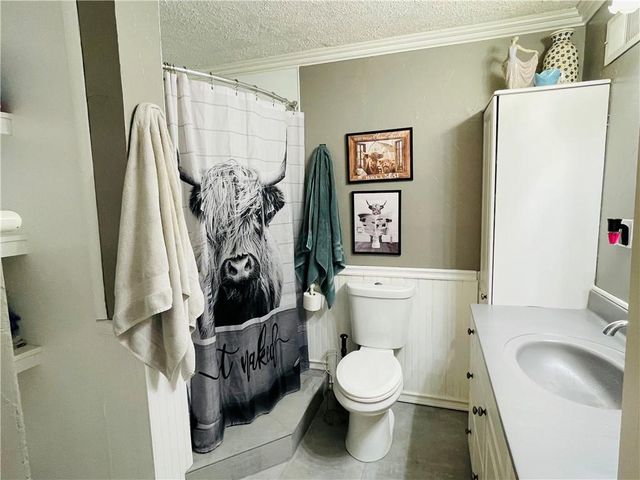 319 Arch Street, Leavenworth, KS 66048