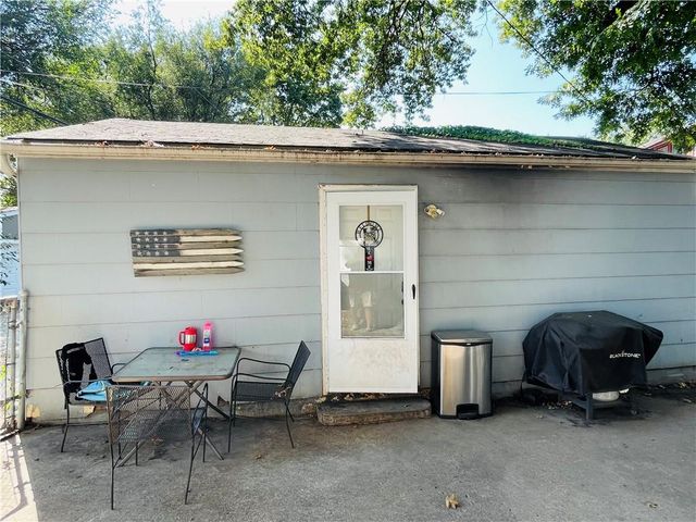 319 Arch Street, Leavenworth, KS 66048