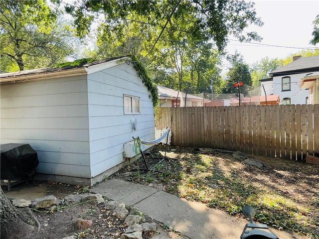 319 Arch Street, Leavenworth, KS 66048