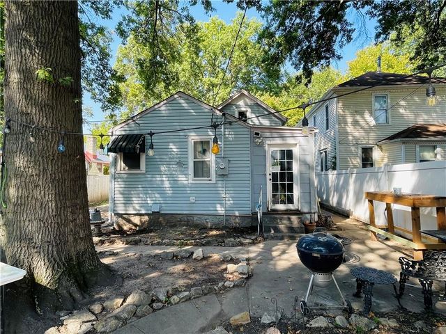 319 Arch Street, Leavenworth, KS 66048