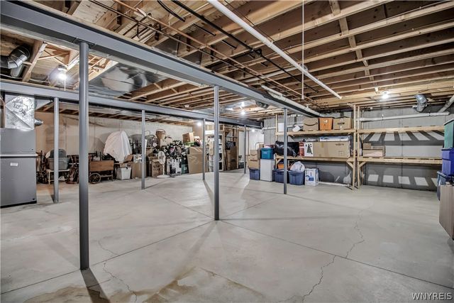 335 White Oak Lane, Grand Island, NY 14072