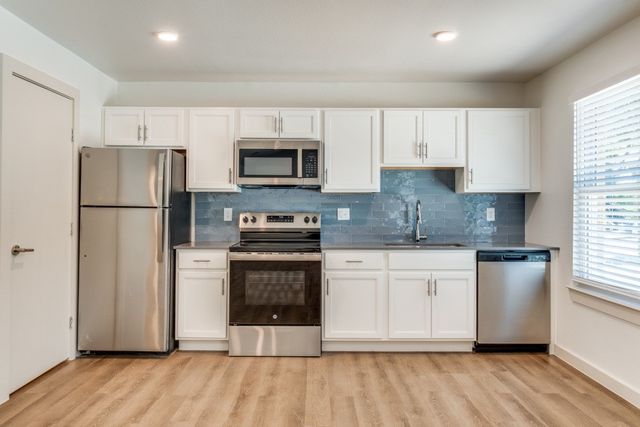 1001 N Crawford Street A2, Dallas, TX 75203
