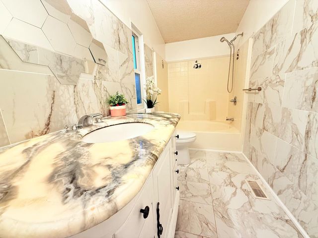 411 Lewis 335, San Jose, CA 95111