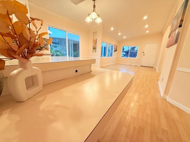 411 Lewis 335, San Jose, CA 95111