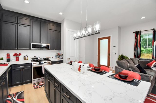 5718 Beall Street C, Houston, TX 77091