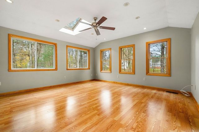 15 Governor Peabody Rd, Billerica, MA 01821