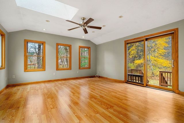 15 Governor Peabody Rd, Billerica, MA 01821