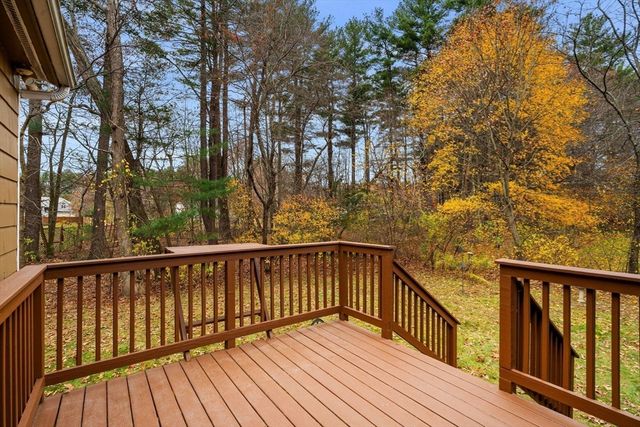 15 Governor Peabody Rd, Billerica, MA 01821