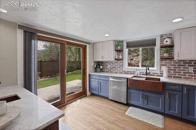 410 Laurel Street, Colorado Springs, CO 80904