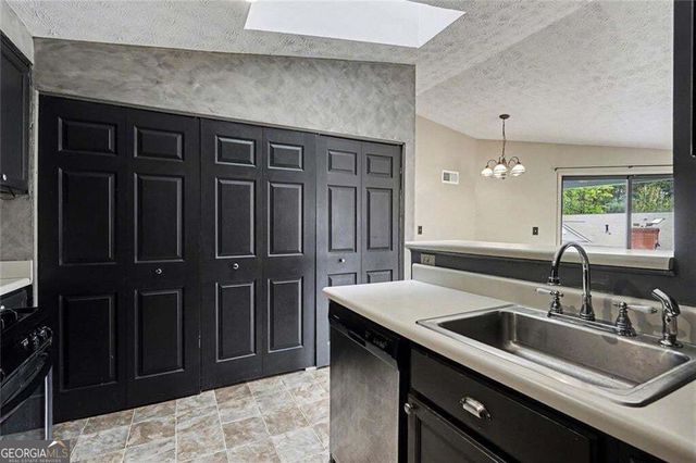 1325 Keys Lake Drive NE, Brookhaven, GA 30319
