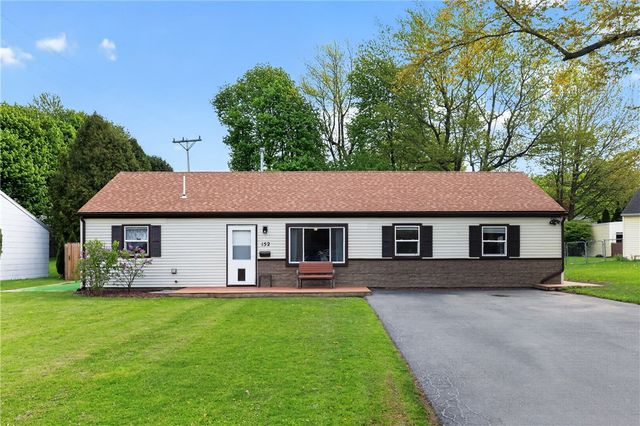 152 Iroquois Street, Webster, NY 14580