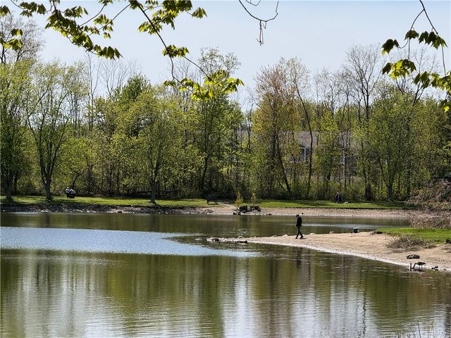 152 Iroquois Street, Webster, NY 14580