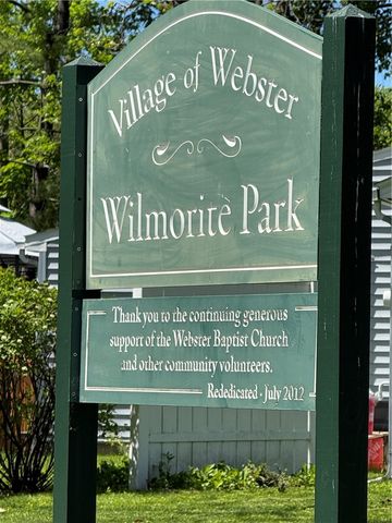 152 Iroquois Street, Webster, NY 14580