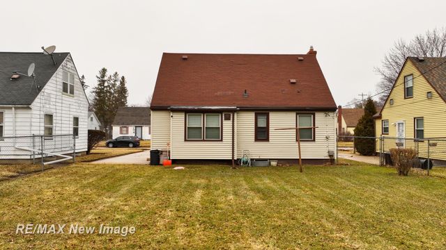 2430 Whittier Street, Saginaw, MI 48601