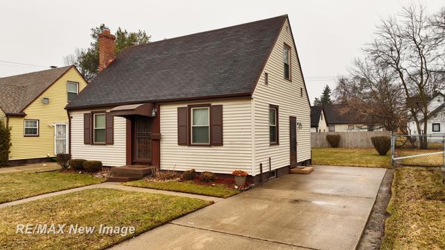 2430 Whittier Street, Saginaw, MI 48601