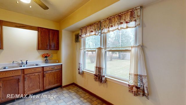 2430 Whittier Street, Saginaw, MI 48601