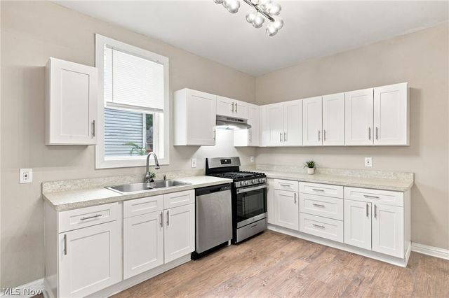2260 E 85th Street, Cleveland, OH 44106