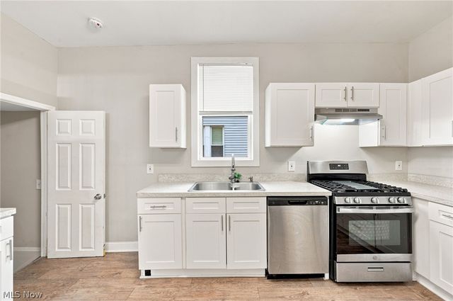 2260 E 85th Street, Cleveland, OH 44106