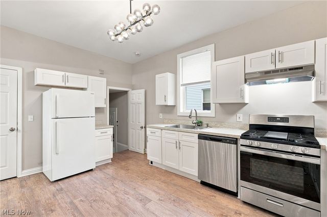 2260 E 85th Street, Cleveland, OH 44106