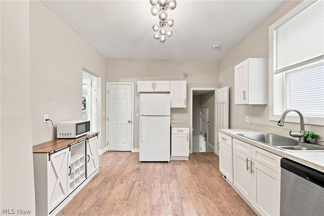 2260 E 85th Street, Cleveland, OH 44106