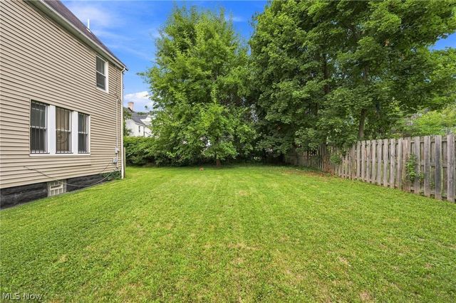 2260 E 85th Street, Cleveland, OH 44106