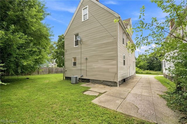 2260 E 85th Street, Cleveland, OH 44106