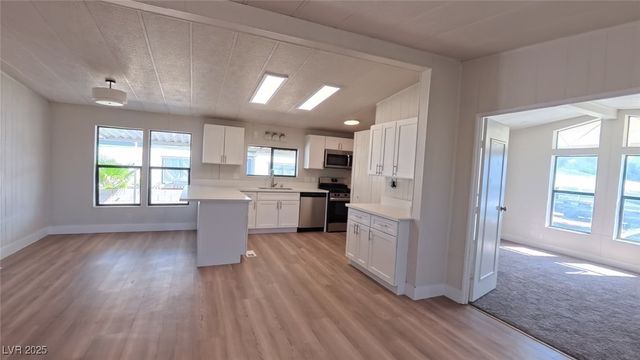 5512 Aldama Road, Las Vegas, NV 89122