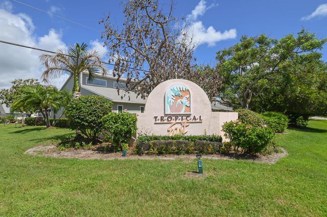 2640 SE Tropical East Circle, Port St. Lucie, FL 34952