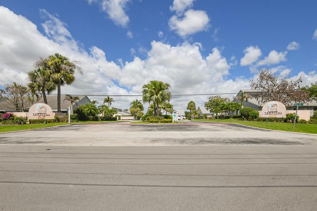 2640 SE Tropical East Circle, Port St. Lucie, FL 34952
